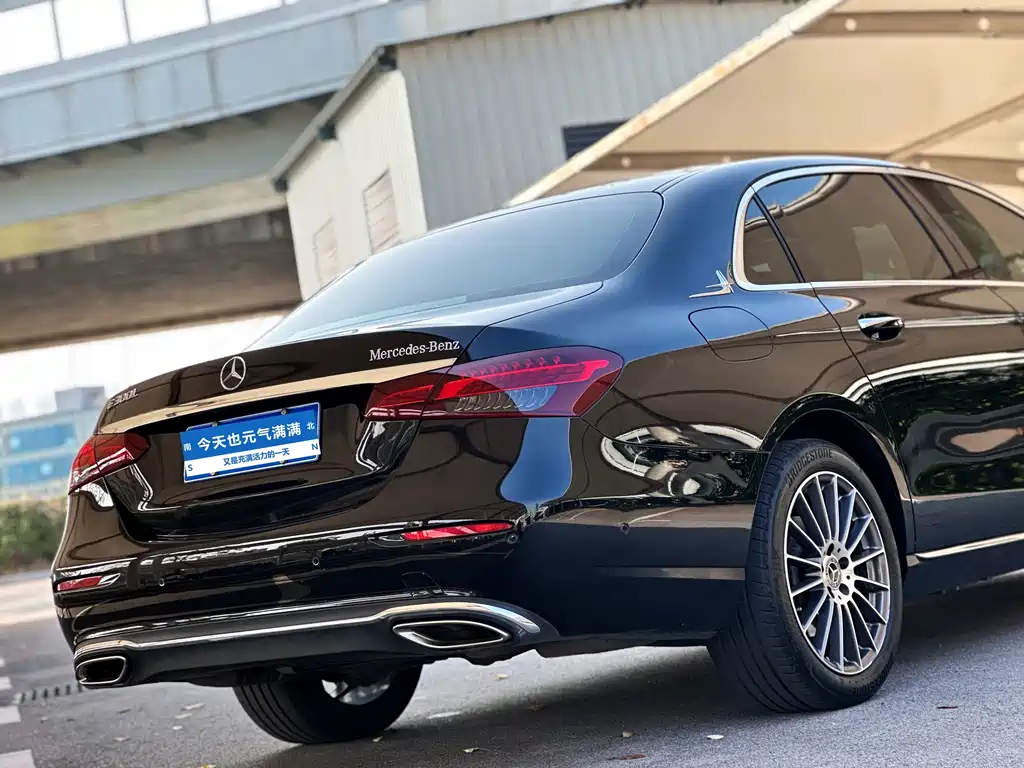 MERCEDES-BENZ E CLASS