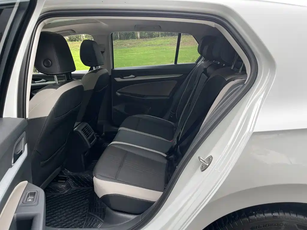 Volkswagen Golf — миниатюра 13