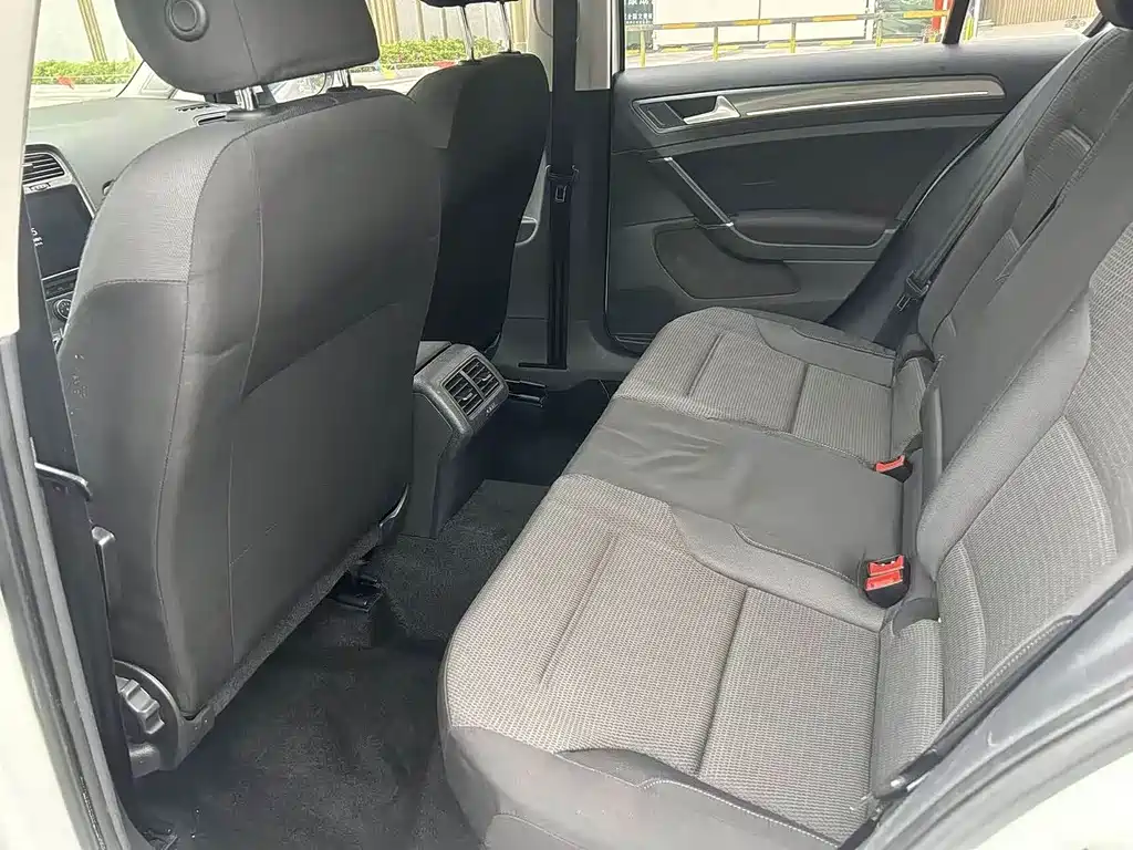 Volkswagen Golf 2016 230TSI AT Comfort