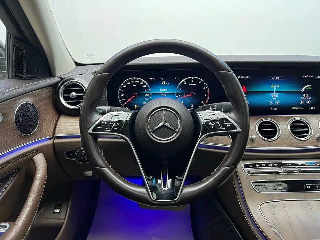 MERCEDES-BENZ E CLASS