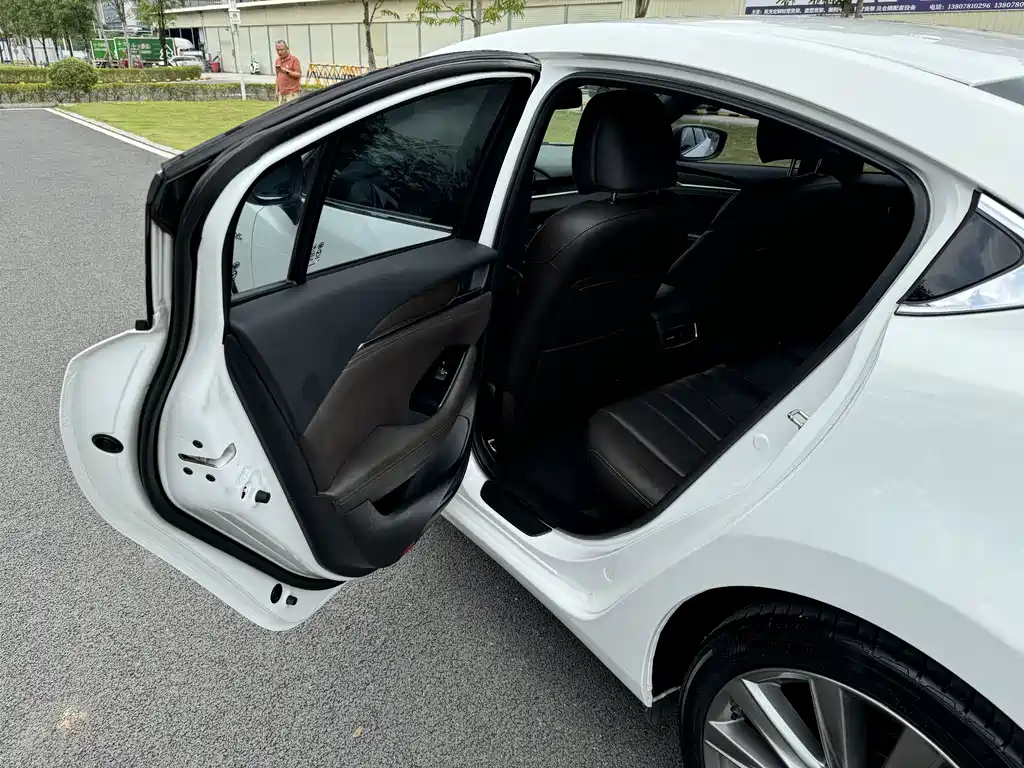 Mazda Atenza - фото 12