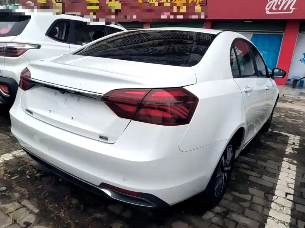 Geely Emgrand — миниатюра 7