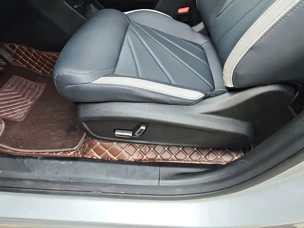 Geely Boyue L — миниатюра 6