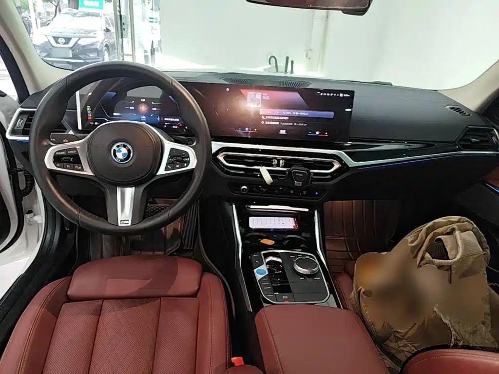 BMW i3 — миниатюра 10