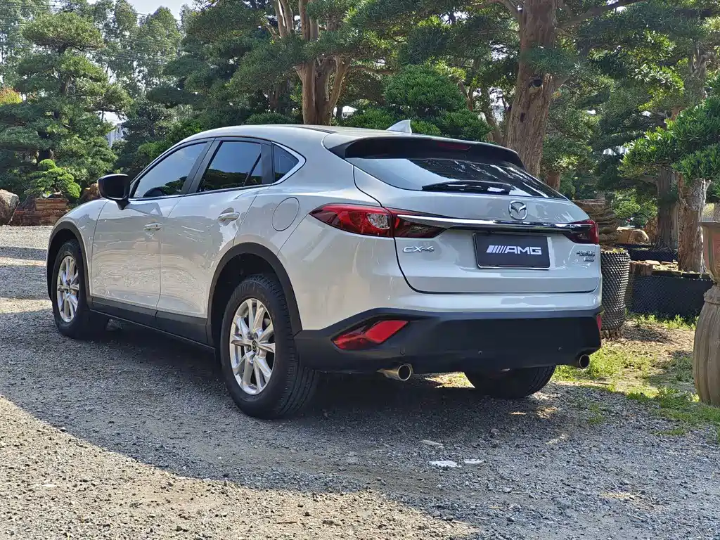 MAZDA CX 4