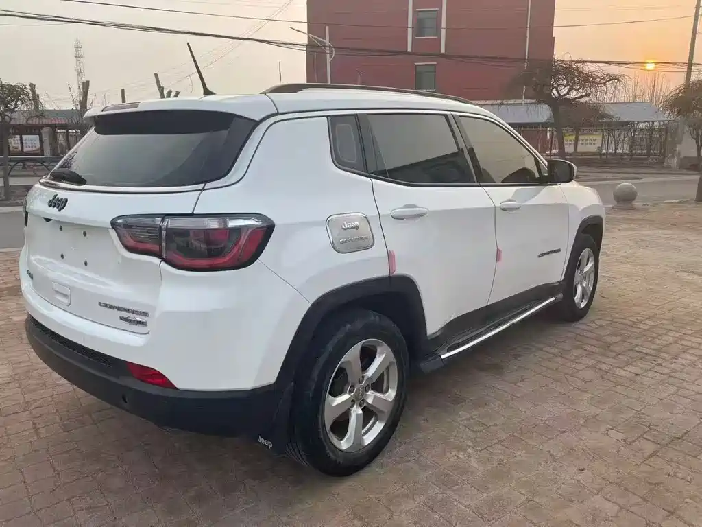 Jeep Compass — миниатюра 6
