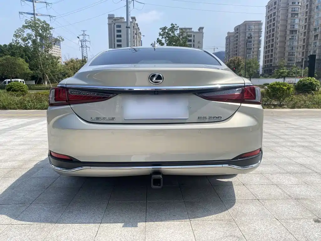 Lexus ES — миниатюра 13