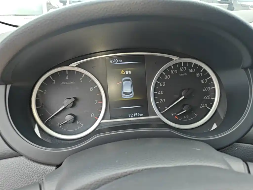 Nissan Tiida — миниатюра 12