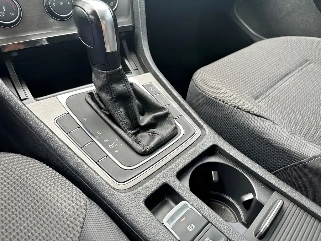 Volkswagen Golf — миниатюра 13