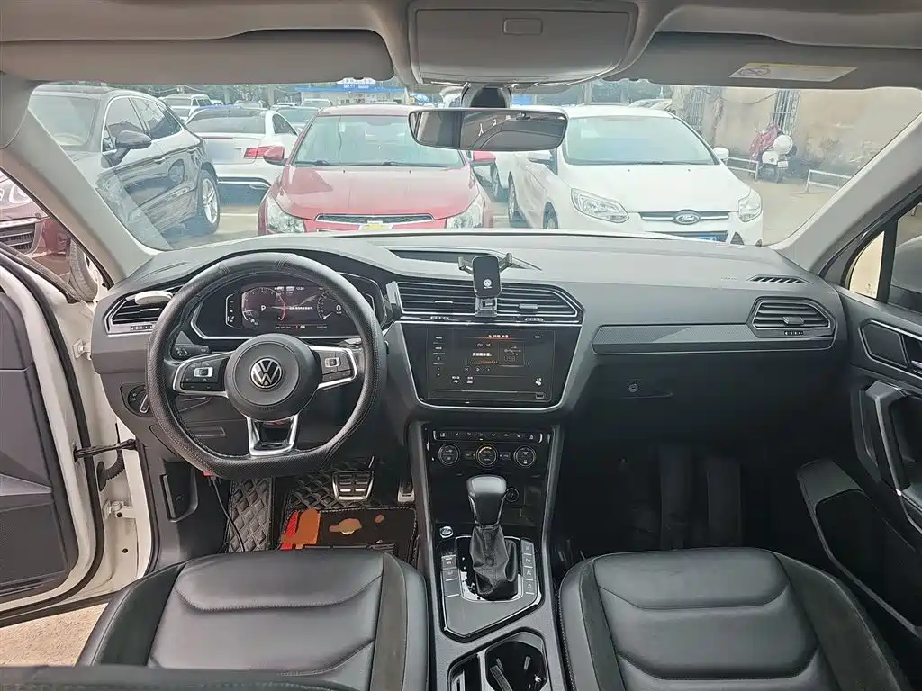 Volkswagen Tiguan L L 2021 330TSI AT R-Line Flagship