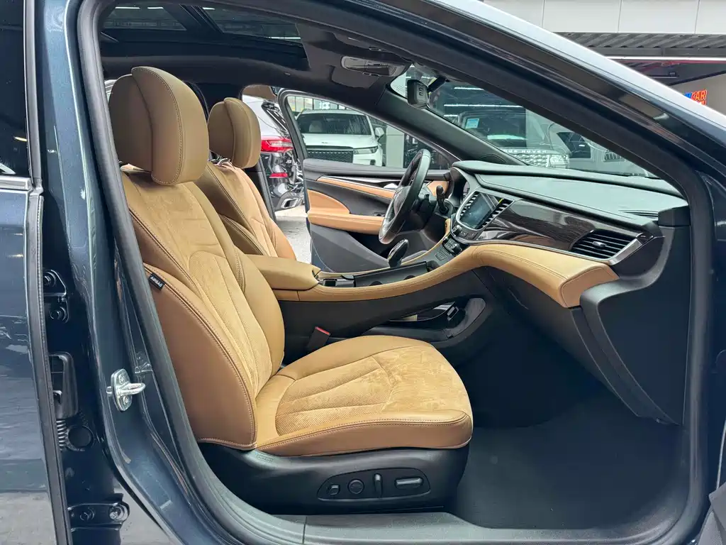 Buick LaCrosse — миниатюра 10
