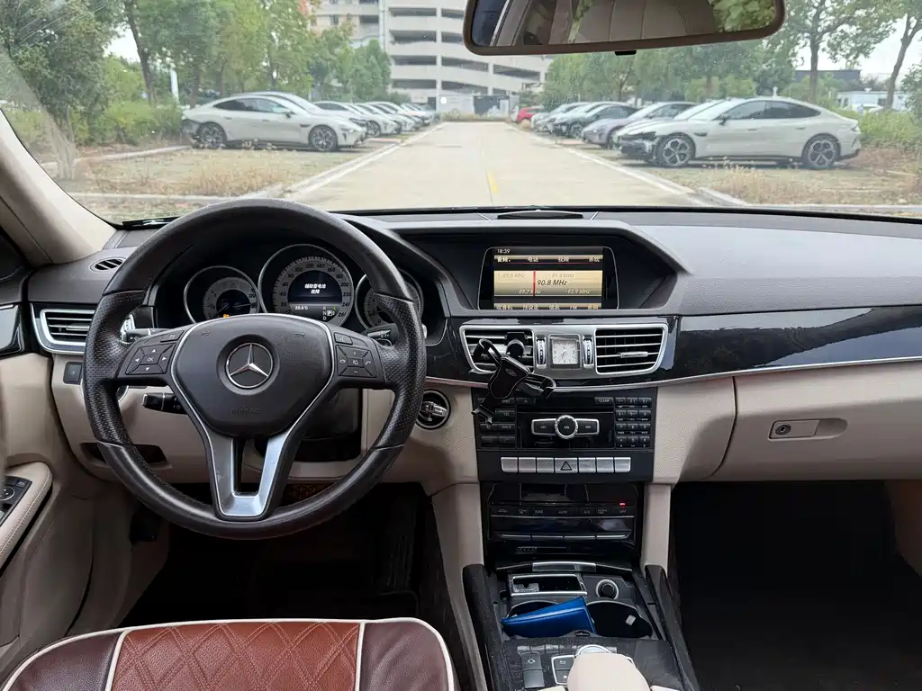 Mercedes-Benz E-Class — миниатюра 16