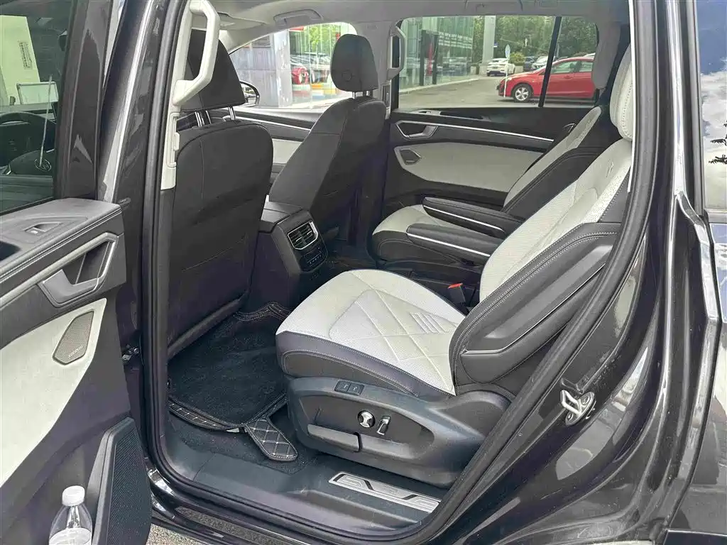 Volkswagen Talagon — миниатюра 9