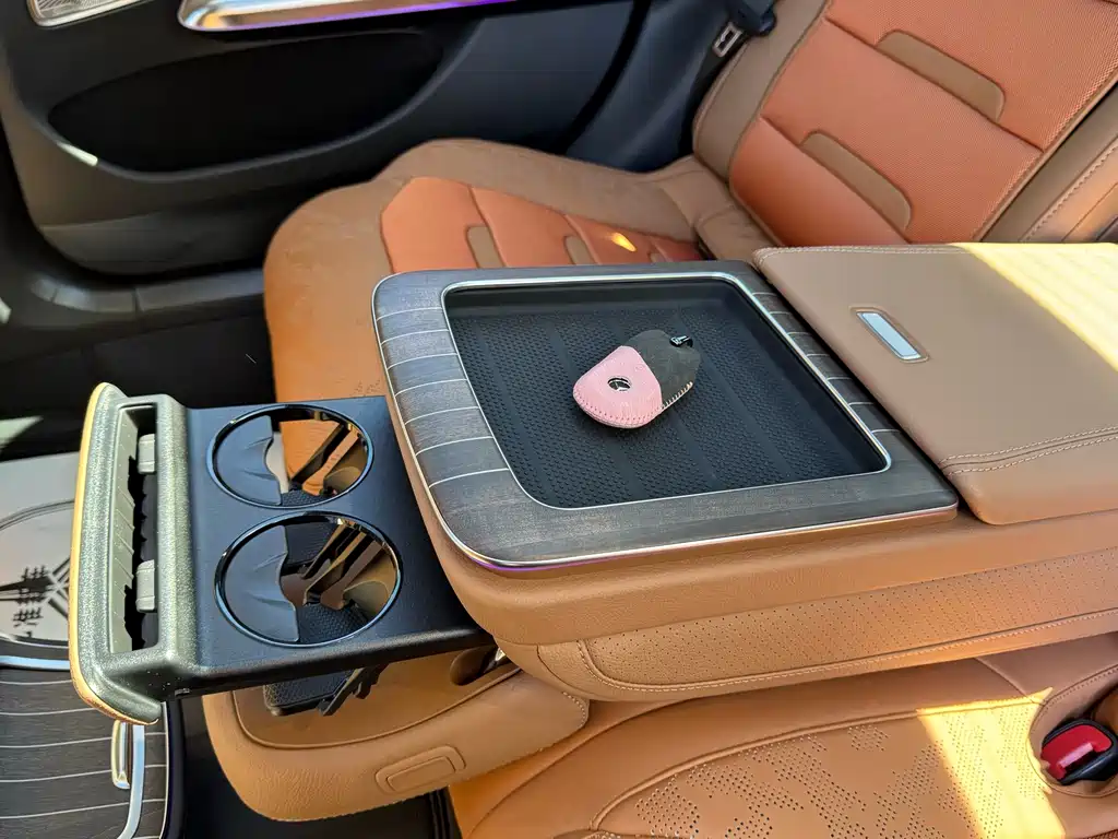 Mercedes-Benz E-Class — миниатюра 15