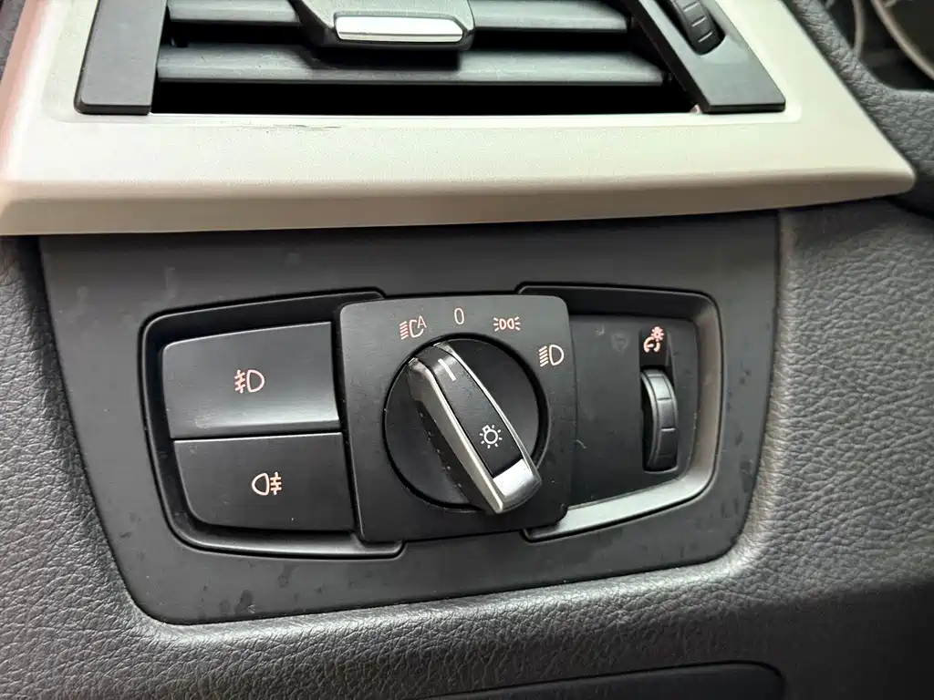 BMW 3 Series — миниатюра 12