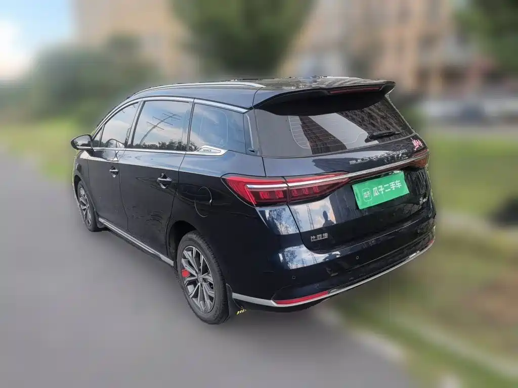 BYD MAX — миниатюра 25