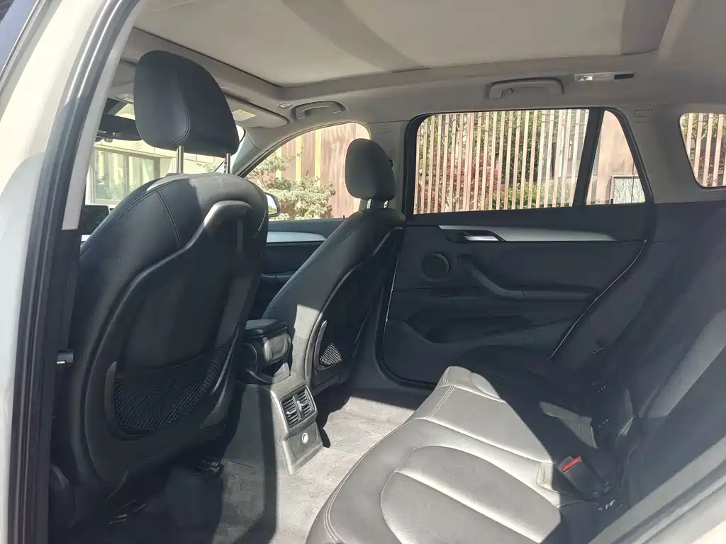 BMW X1 — миниатюра 10
