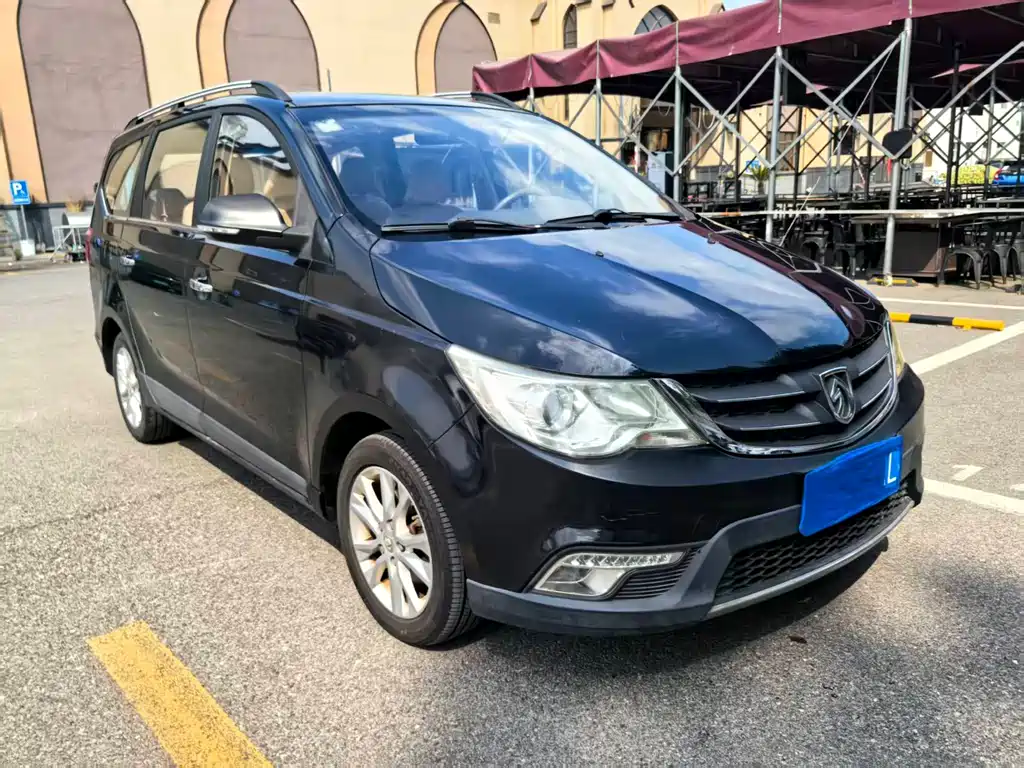 Baojun 730 2014 1.5L MT Comfort 7 мест