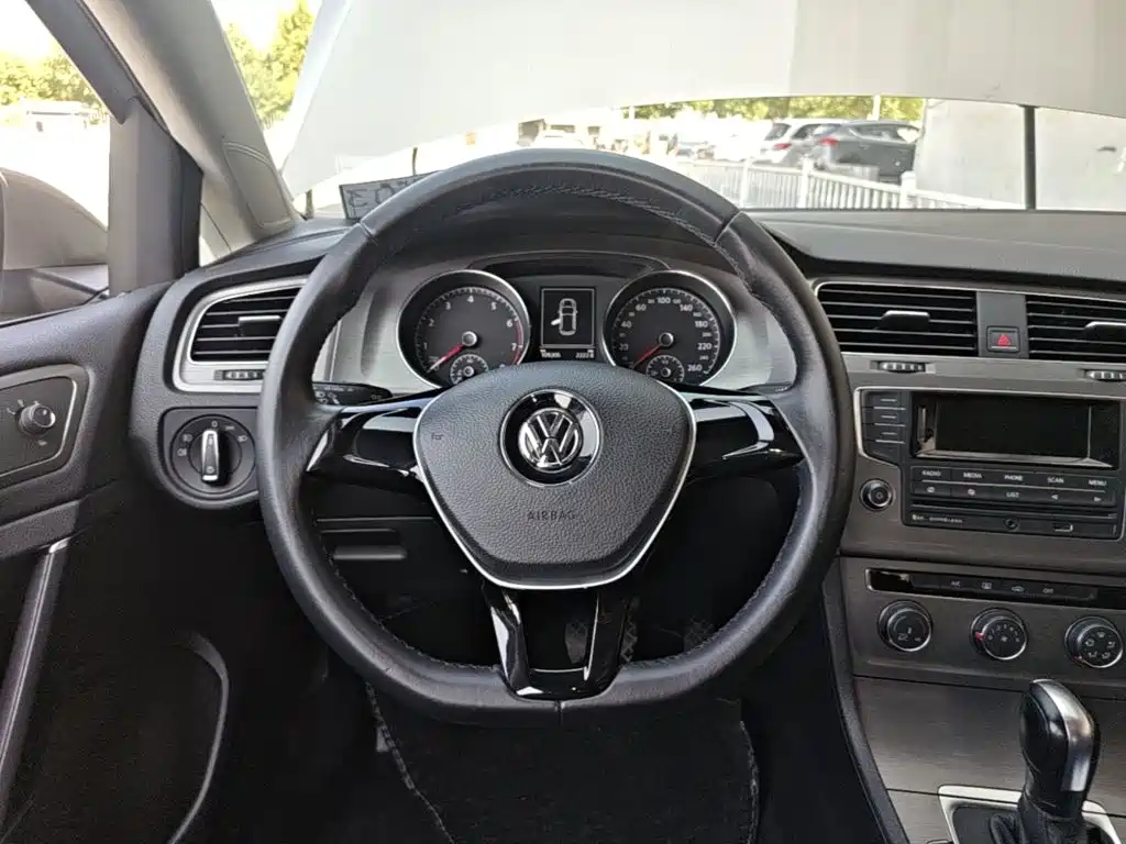 Volkswagen Golf — миниатюра 11