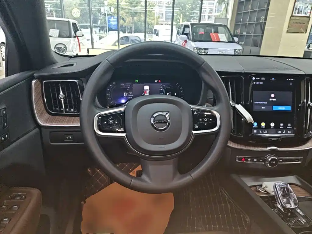 Volvo XC60 — миниатюра 11