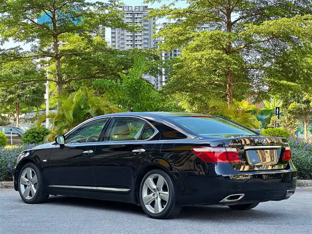 Lexus LS 2010 460L Luxury