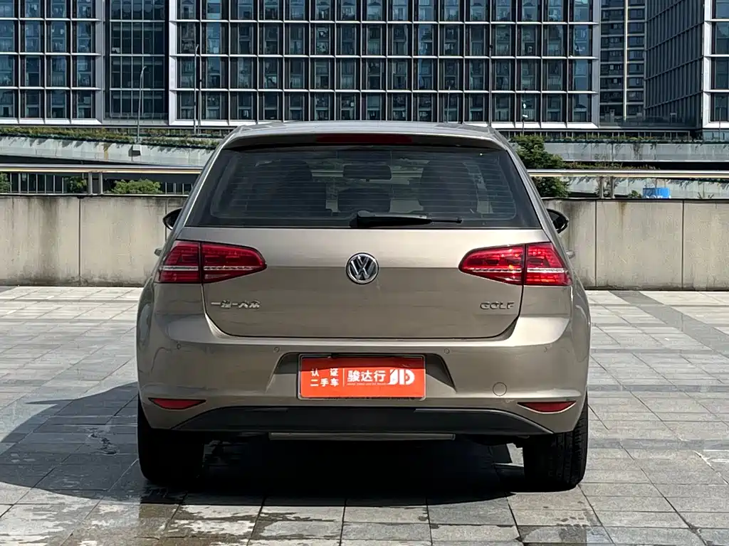 Volkswagen Golf 2015 1.6L AT Comfort