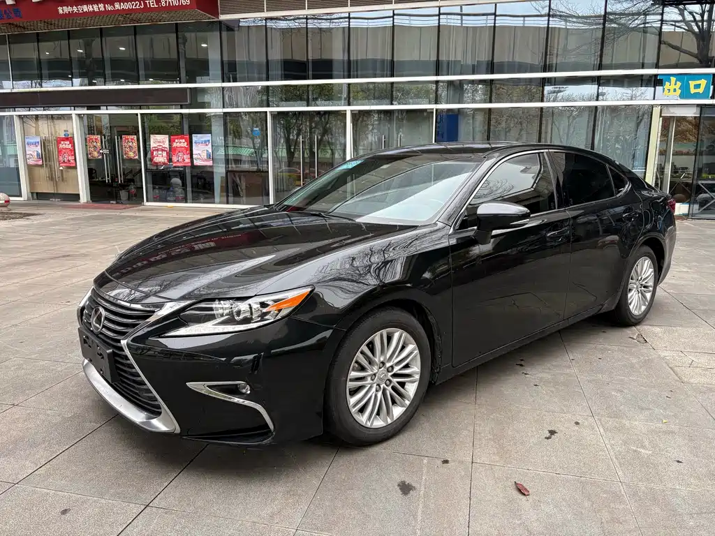 Lexus ES 2018