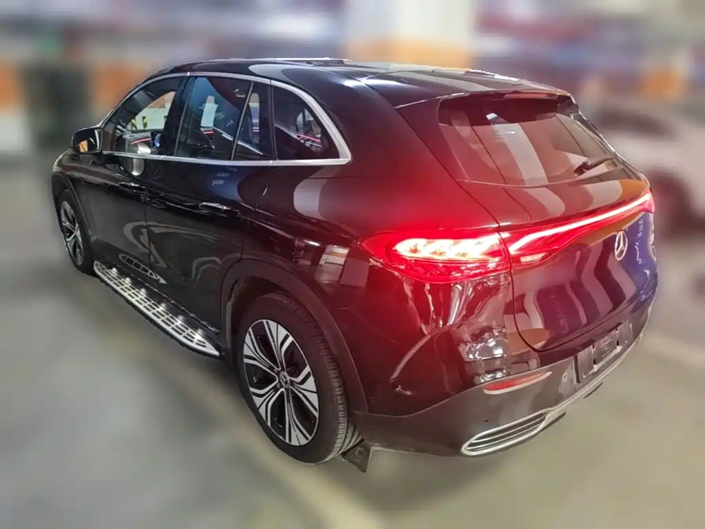 Mercedes-Benz EQE SUV — миниатюра 7