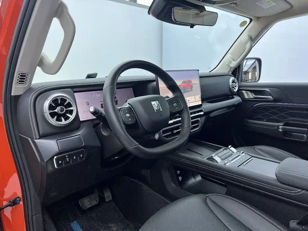 TANK TANK 300 NEW ENERGY