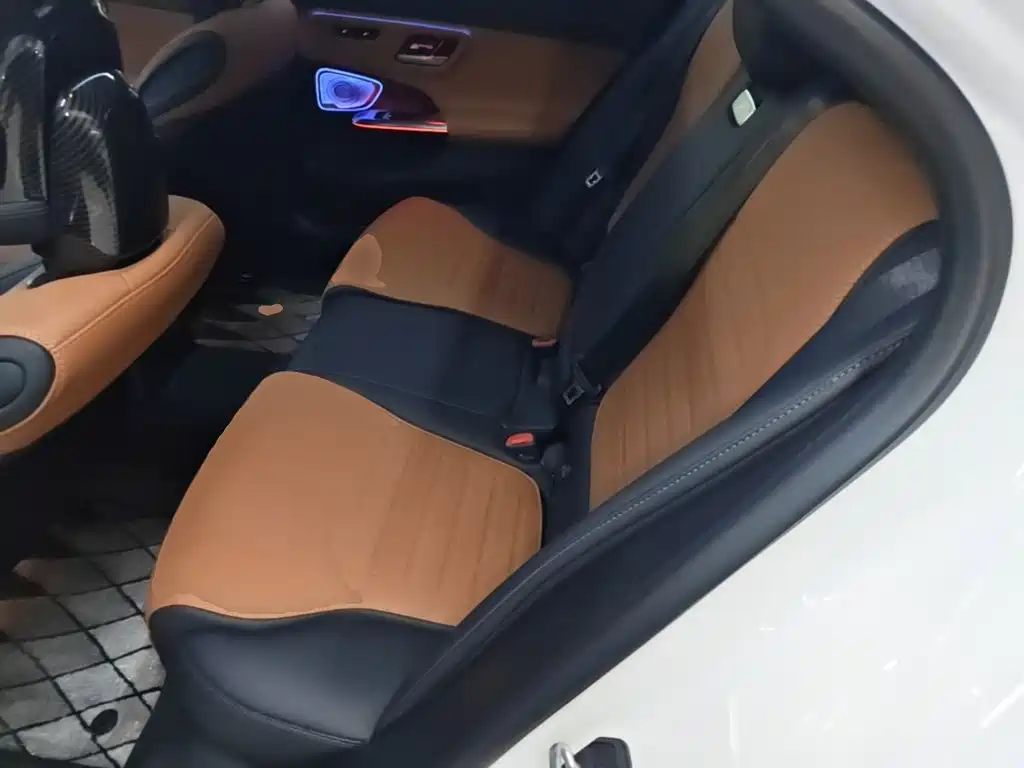 Mercedes-Benz C-Class — миниатюра 17