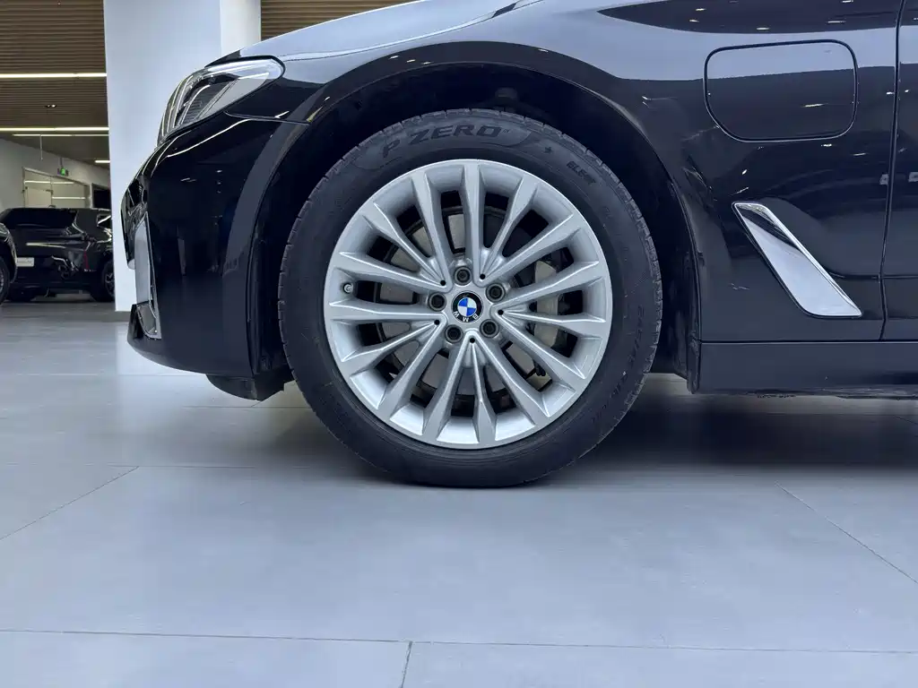 BMW 5 SERIES NEW ENERGY