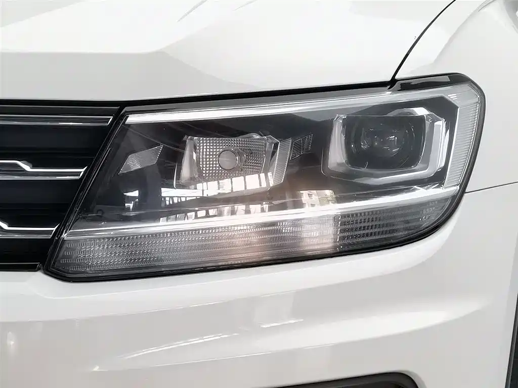Volkswagen Tiguan L L 2021 330TSI AT Smart