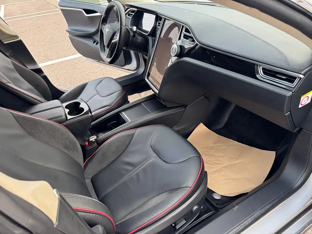 Tesla Model S — миниатюра 11
