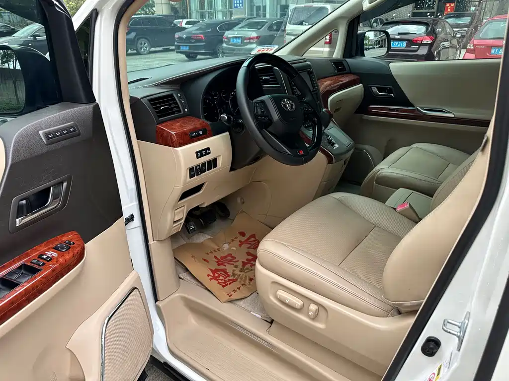 Toyota Alphard 2011 3.5L Luxury