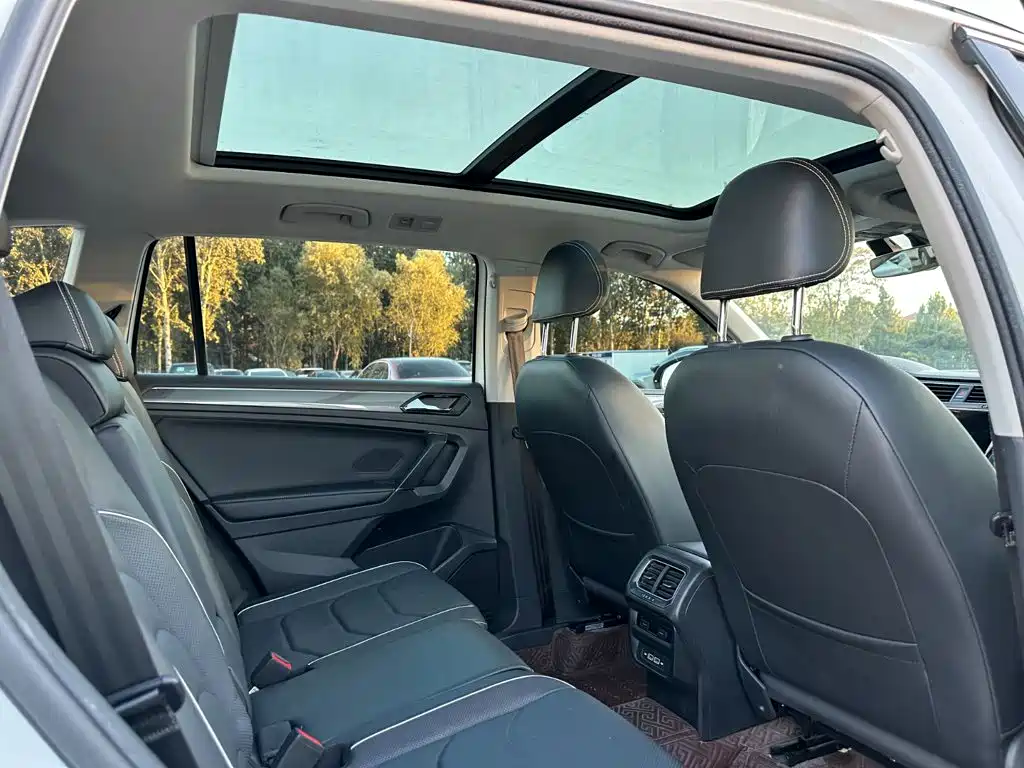 Volkswagen Tiguan L — миниатюра 19