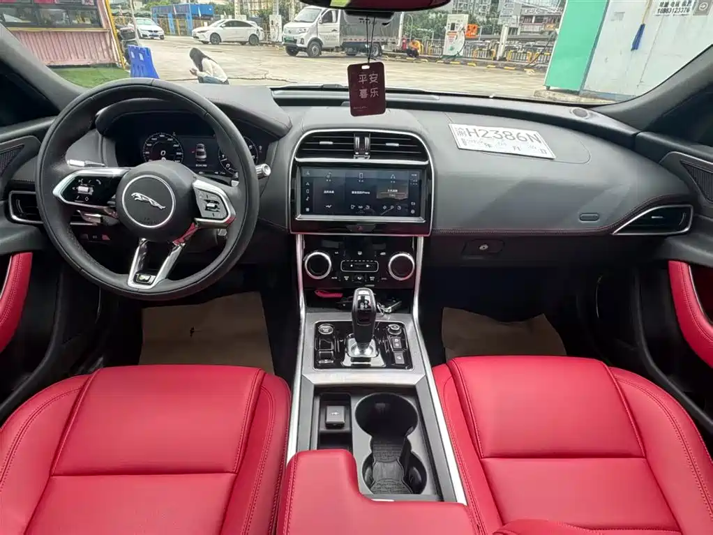 Jaguar XEL 2021 2.0T 250PS R-DYNAMIC S Sport