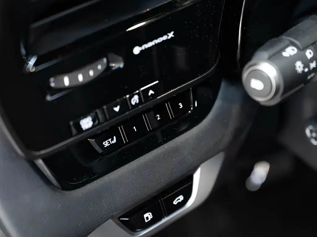 Lexus RX New Energy — миниатюра 17