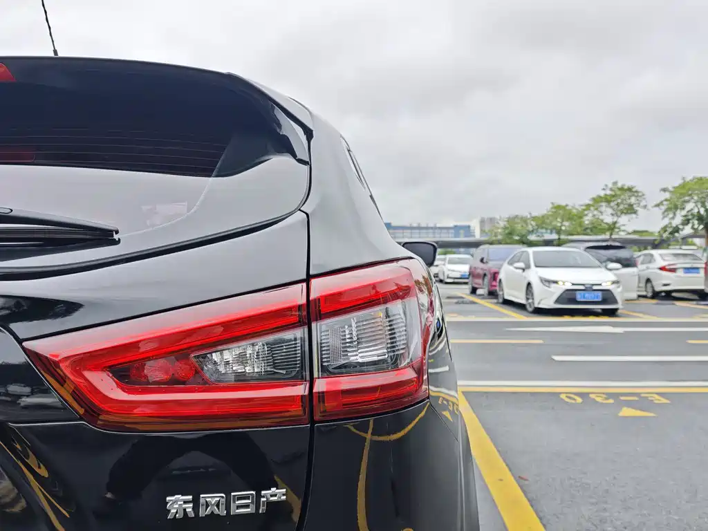 Nissan Qashqai — миниатюра 18