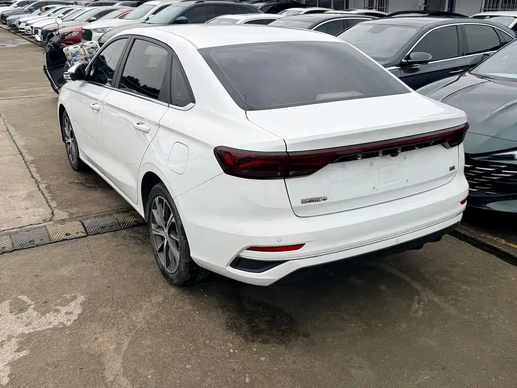 Geely Emgrand — миниатюра 17