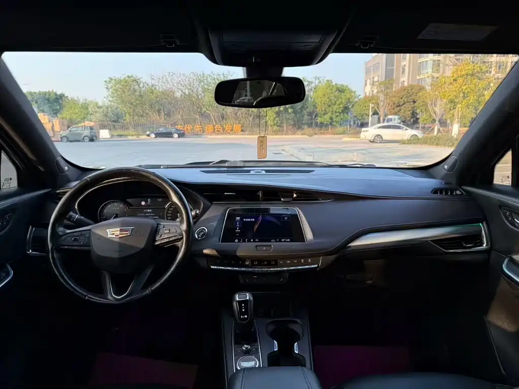 Cadillac XT4 2018 28T Lead