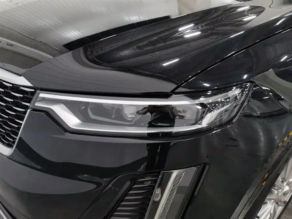Cadillac XT6 2022 2.0T мест Luxury
