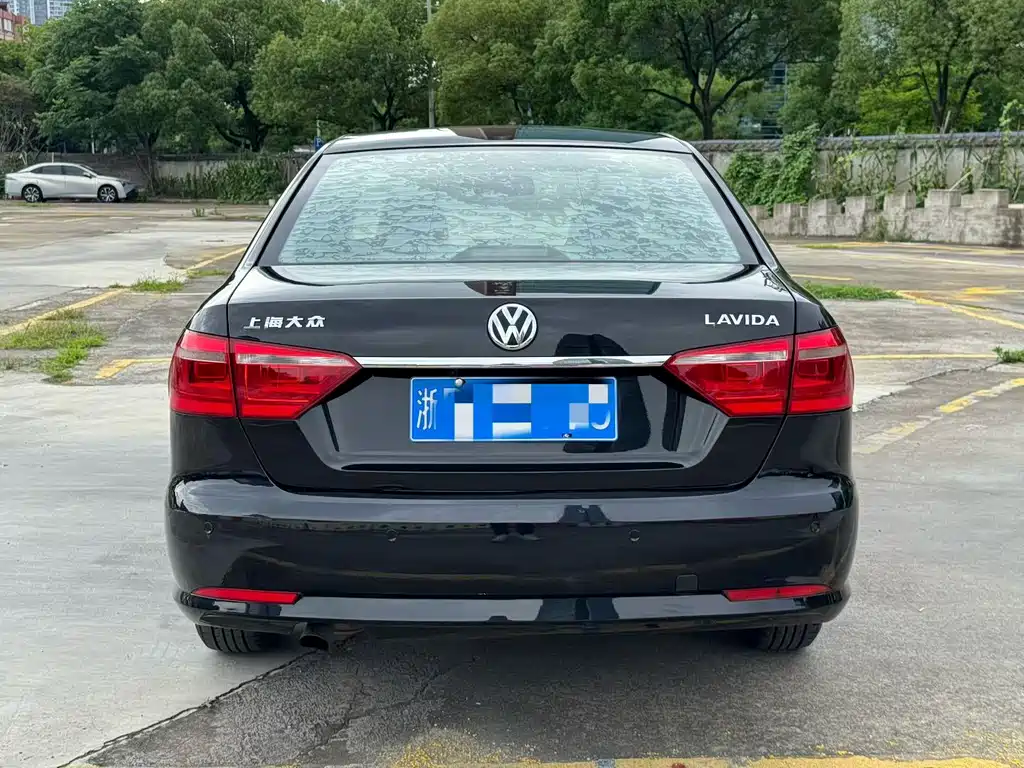 Volkswagen Lavida 2013 1.6L AT
