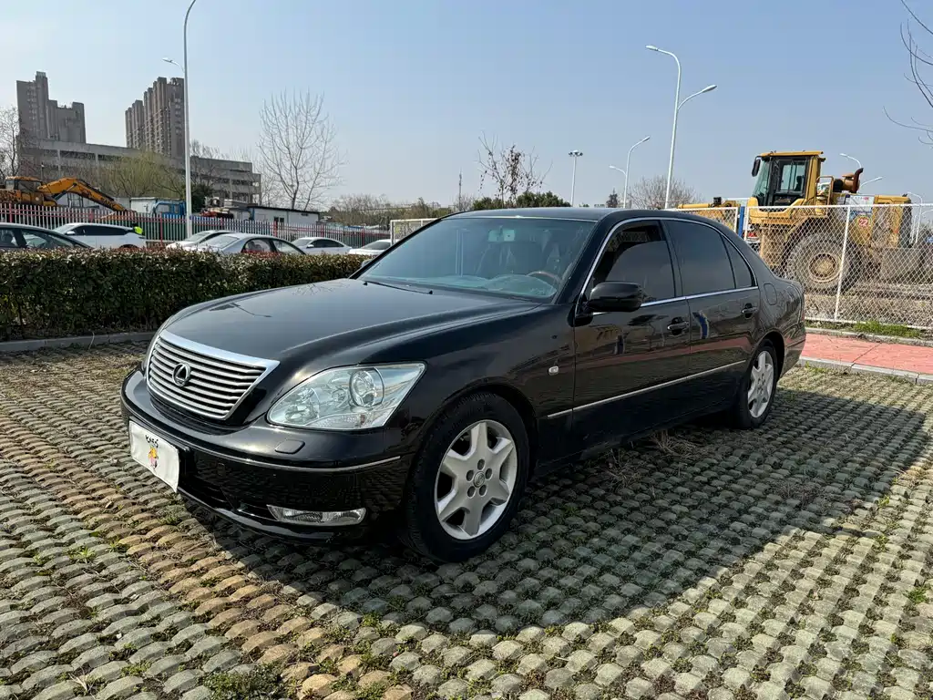 Lexus LS 2004