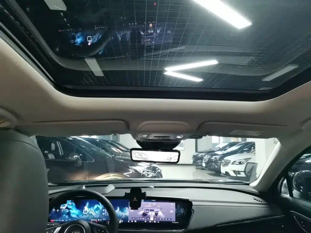 Buick Envision Plus — миниатюра 18