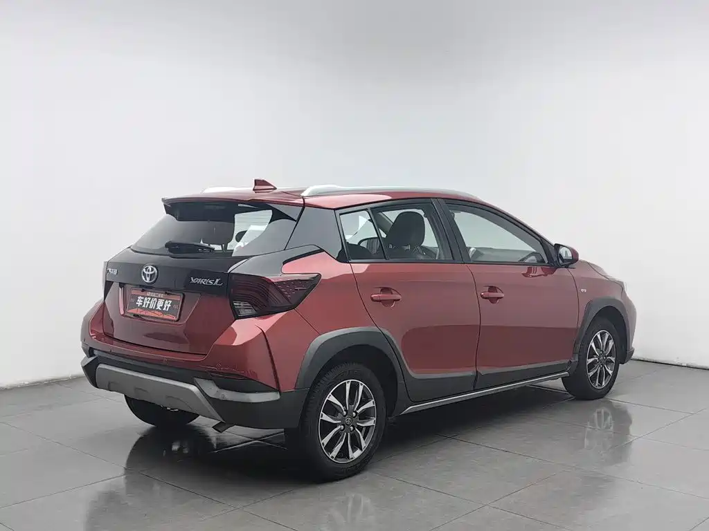 Toyota Yaris L 2022 — фото 2