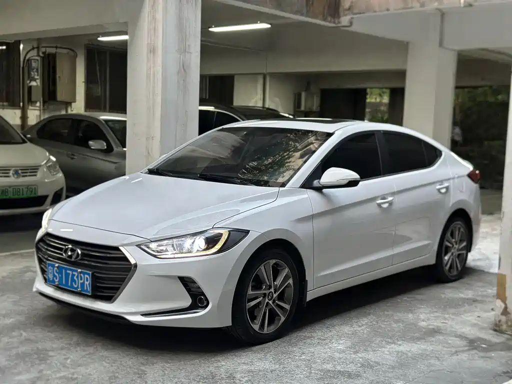 Hyundai Elantra — миниатюра 3
