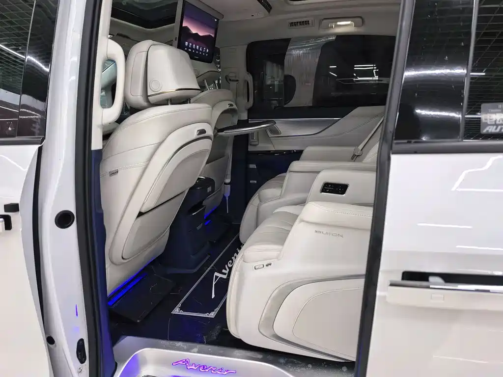 BUICK GL8 NEW ENERGY