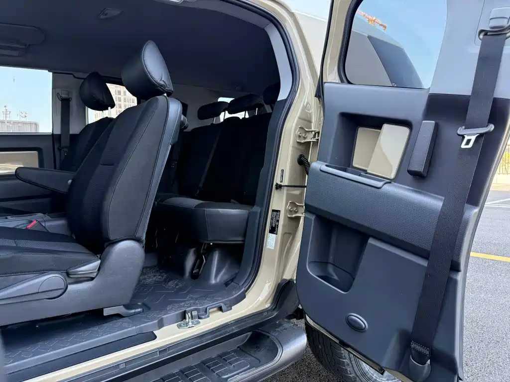 Toyota FJ Cruiser — миниатюра 13