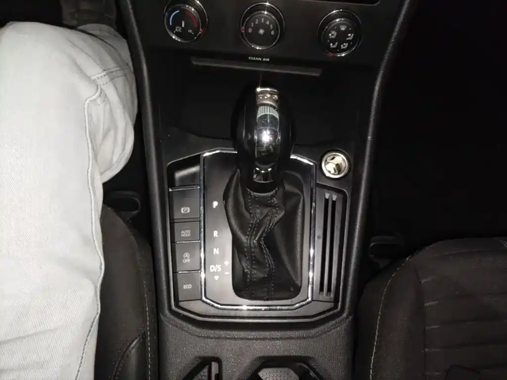 Volkswagen Lavida — миниатюра 14