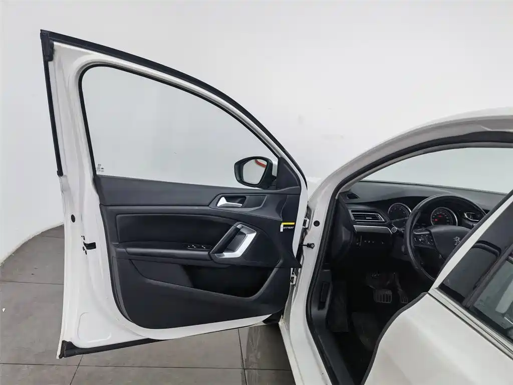 Peugeot 408 2014 1.8L AT Luxury